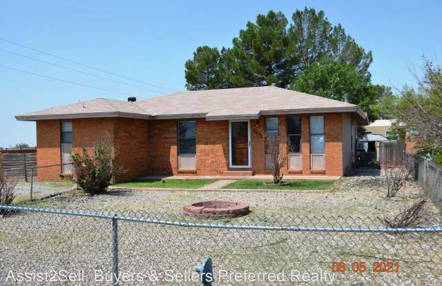 2682 Walker Ave - 2682 South Walker Avenue, Alamogordo, NM 88310