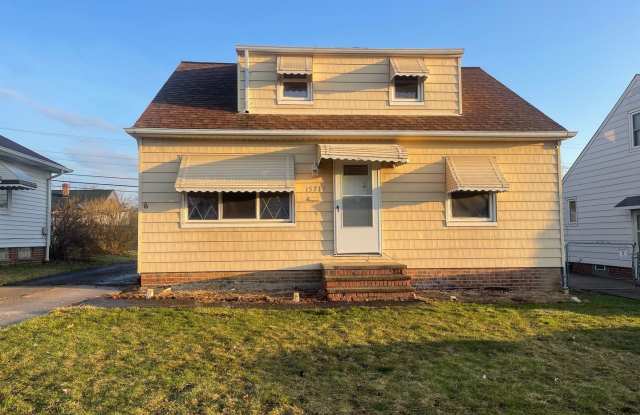 15717 NORTHWOOD AVENUE photos photos