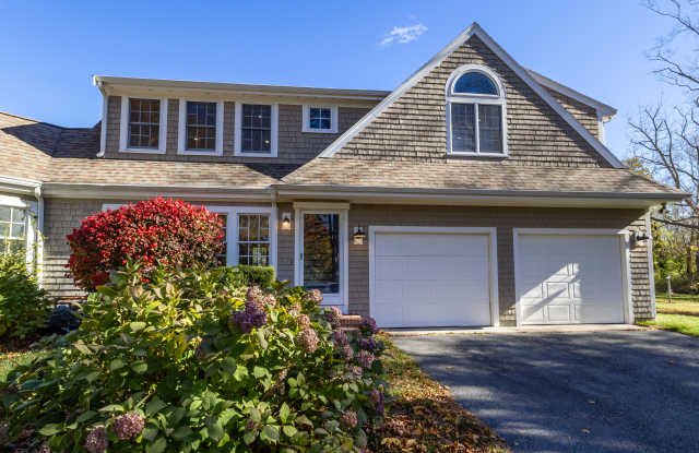 613 Ma-6a - 613 Massachusetts 6A, East Sandwich, MA 02537