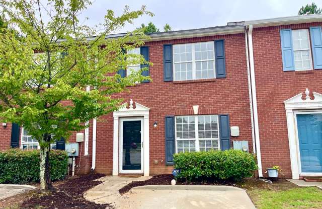 Terrific Townhome! 2 Bedroom / 2.5 Bathroom Home Located in Lithonia! - 5745 Strathmoor Manor Circle, Redan, GA 30058