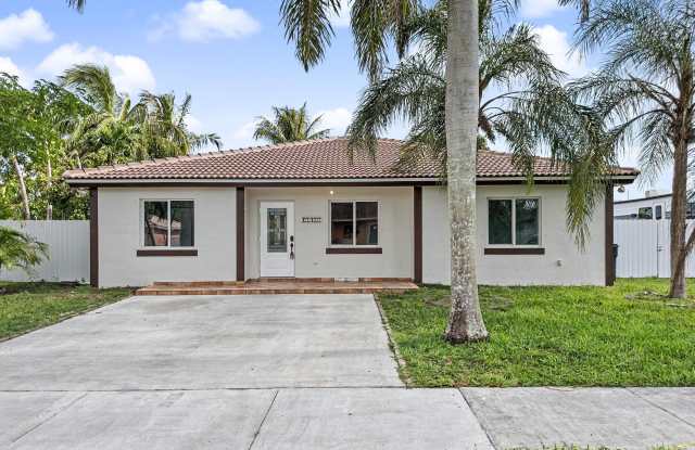 13435 SW 257th Terrace Gallery 2