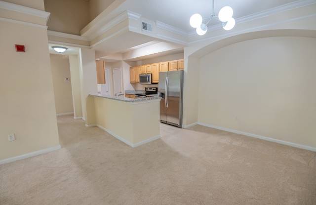 Beautiful 3 Bedroom, 2 Bath with Volume ceilings and Private Garage! photos photos