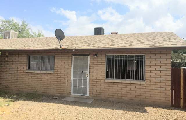 Pending/ Rented - Charming 2-Bedroom Home in Prime Tucson Location - 426 East Navajo Road, Tucson, AZ 85705