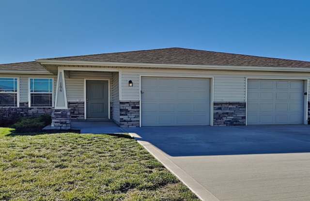 Charming 3BR/2BA Ranch Duplex w/ Garage – Colonial Gardens photos photos