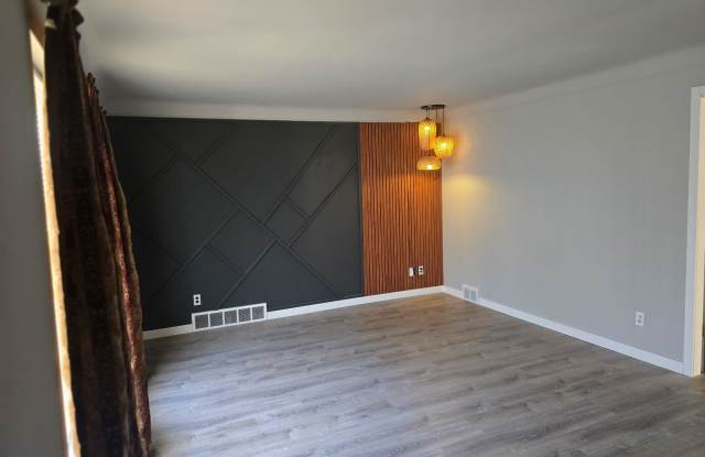 19209 Reno Street Gallery 2