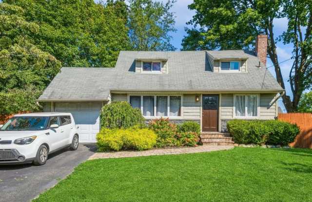 6 Elmont Lane - 6 Elmont Lane, Elwood, NY 11731