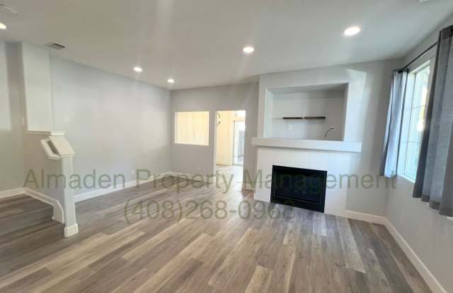 Newly Remodeled Corner Townhome in Great Location! Central A/C & Pets Negotiable! Gallery 3