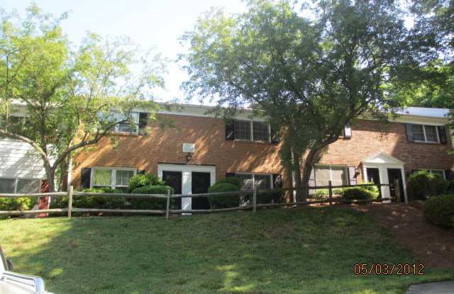 Golf Course Townhome Near WFU! photos photos