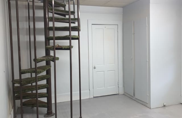 23 8th Avenue Gallery 4