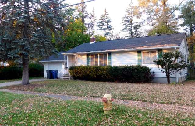 Two-Bedroom Ranch with 1.5-Car Garage Gallery 1