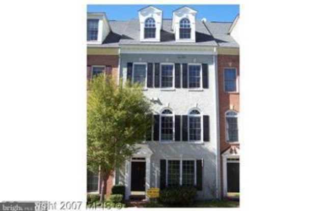 8898 ASHGROVE HOUSE LANE - 8898 Ashgrove House Lane, Tysons Corner, VA 22182