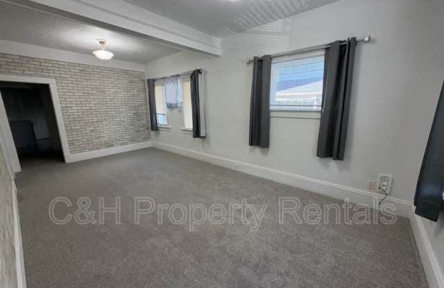 504 7th Street West - 1 Gallery 2