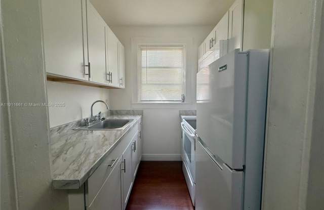 114 Antilla Ave photos photos