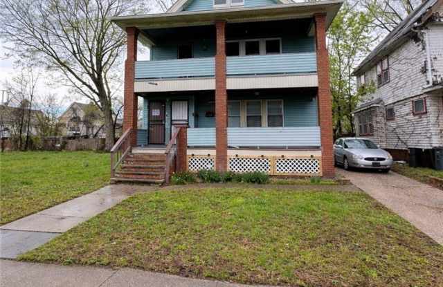 13605 Gainsboro Avenue photos photos