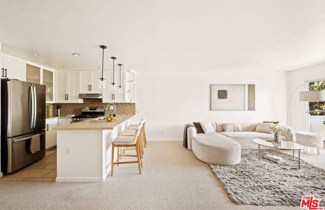 4702 Fulton Ave - 4702 Fulton Avenue, Los Angeles, CA 91423