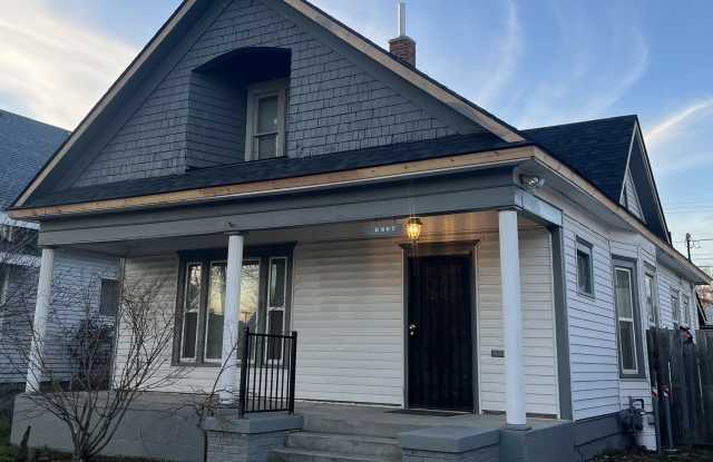 807 East Illinois Avenue photos photos
