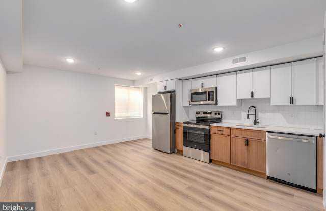 2502 N 10TH Street unit: 2 photos photos