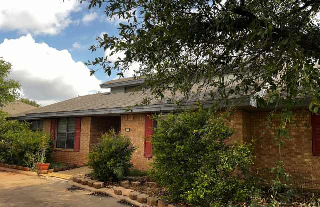 SPACIOUS 4 bedroom 3 bath home in COLLEGE HILLS SOUTH COMING SOON! photos photos