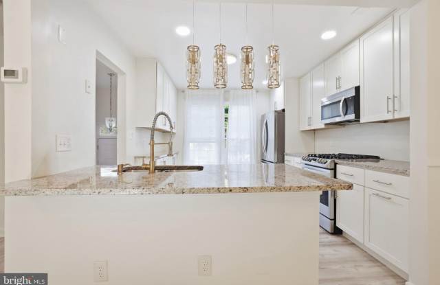 13231 COPLAND Court Gallery 3
