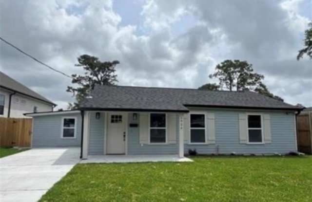 1926 ROOSEVELT Boulevard photos photos