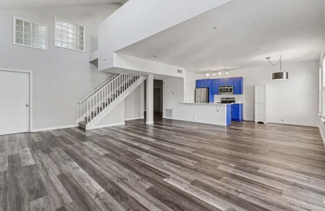 Capitol Hill Condo Living - 2 story with 2 Bedrooms and a Loft!    **December Rent on Us!** Gallery 4