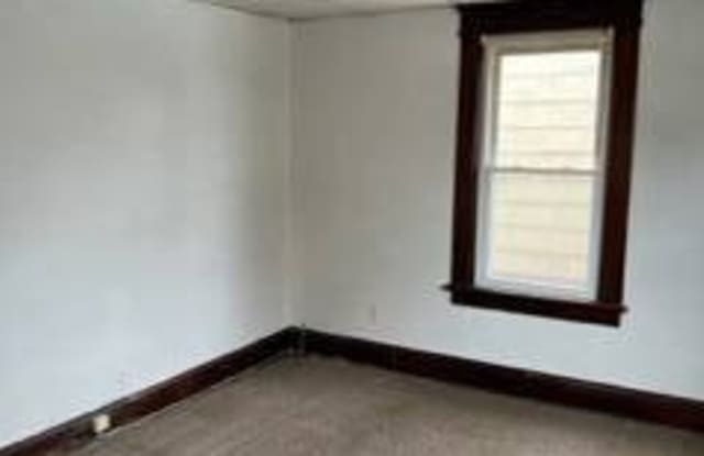 1140 Meadow Ave Gallery 2