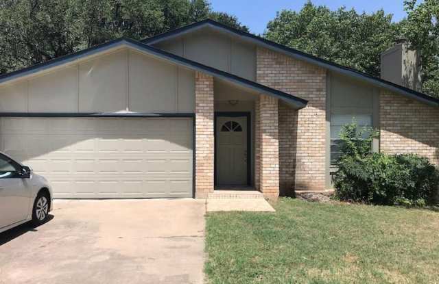 $500 OFF FIRST MONTH RENT IF MOVE IN BY 8/1 * LEASE FOR 22 MONTHS at $1950 PER MONTH!! photos photos