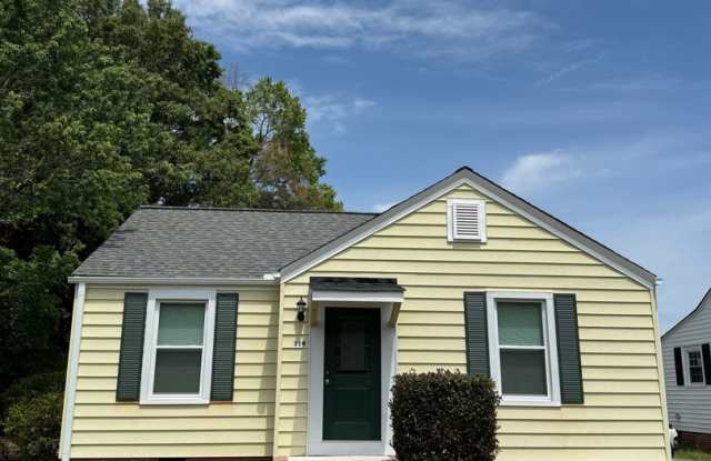 Quaint Two Bedroom House In Creedmoor, NC photos photos