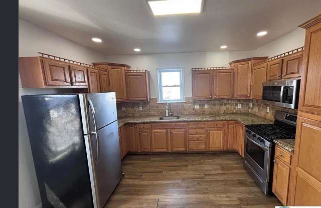 Spacious 3-Bedroom Apartment with Parking Limited-Time Offer! photos photos