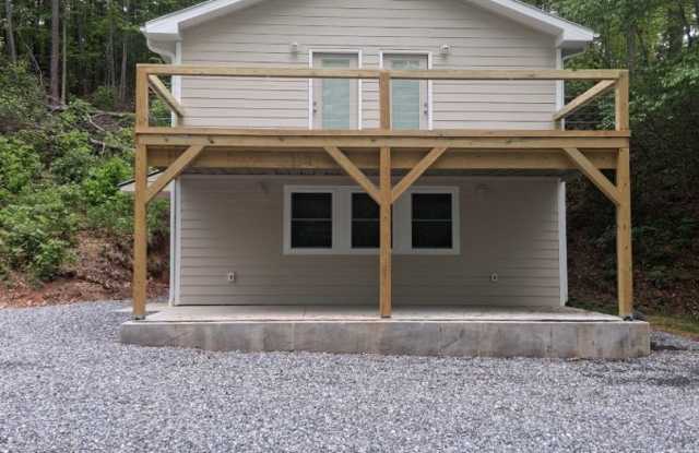 $1,800 - 2 Bedroom 2 Bathroom Newly Renovated Gorgeous Unfurnished Home Close to Downtown Sylva photos photos