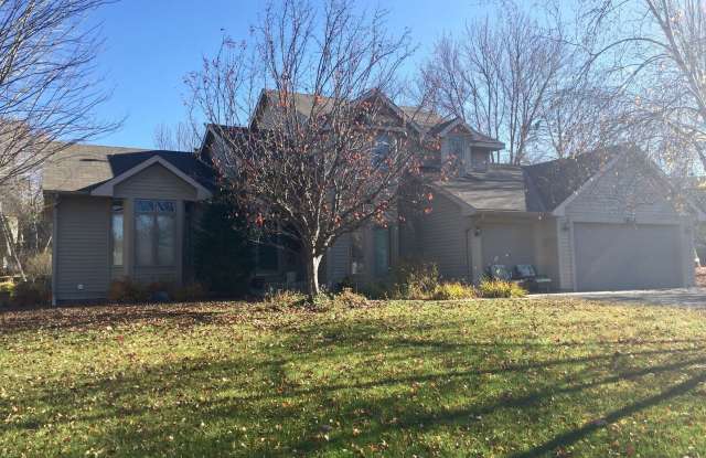 11638 Pondview Ct - 11638 Pondview Ct, Champlin, MN 55316