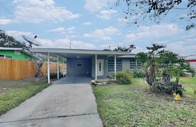 410 N Lockwood Ridge Rd - 410 North Lockwood Ridge Road, Sarasota, FL 34237