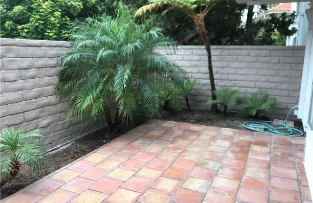 2276 Via Mariposa E - 2276 via Mariposa East, Laguna Woods, CA 92637