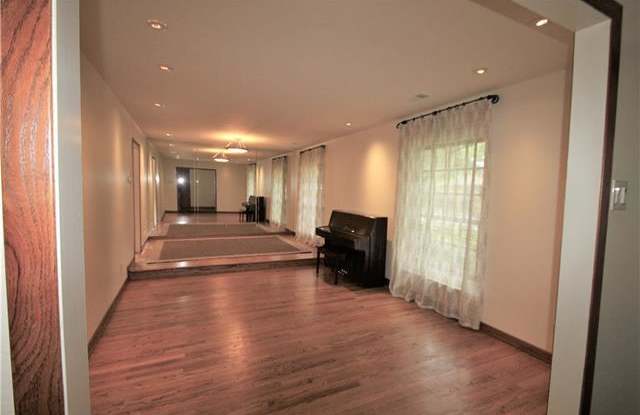 4254 Royal Ridge Drive Gallery 2