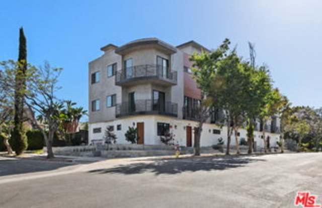 8902 Sawyer Street Gallery 2