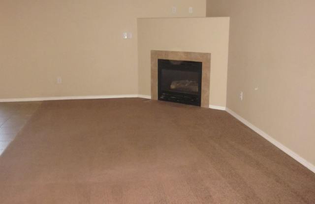 2 Bedroom / 2.5 Bathroom + Office Townhome in Redmond Oregon Gallery 2