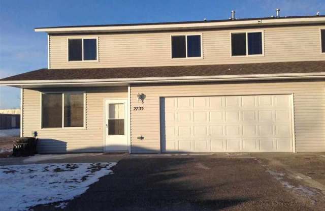 3 Bedroom Condo! - 2735 North Broadway, Minot, ND 58703