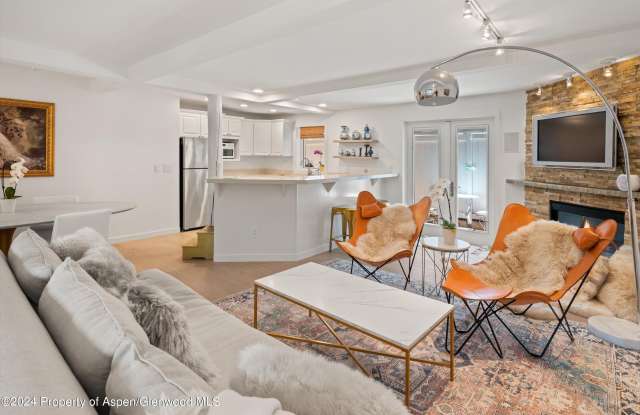 950 E Durant Avenue unit: 6 photos photos