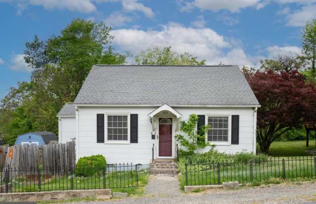 311 COLONIAL Avenue Gallery 2