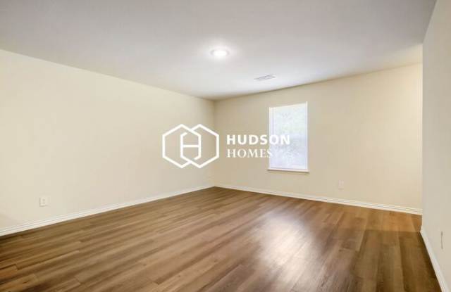 2814 Wellington Street Gallery 3
