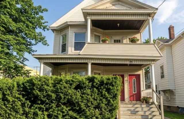 831 Washington Ave photos photos