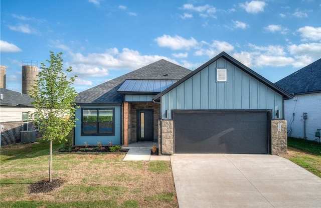 AVAILABLE NOW – Spacious 3 Bed, 2 Bath Home in Desirable Edmond Neighborhood photos photos
