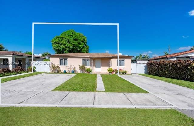 1020 SW 73rd Pl Gallery 1
