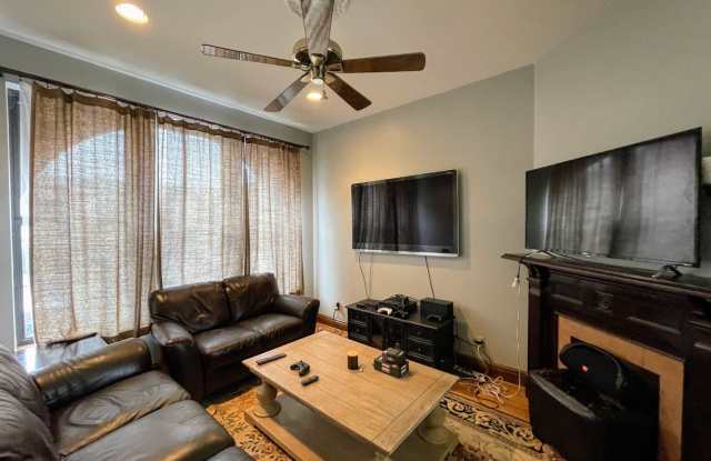 Huge 3 bed 2.5 bath - Southside flats, laundry, central air, private yard, off street parking photos photos