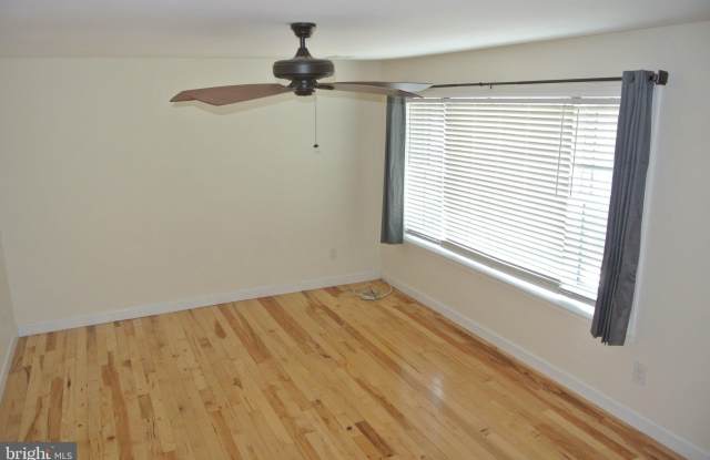 6 COBBLESTONE Drive Gallery 2