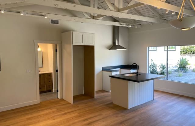 1571 Oak Ave 1/2 - 1571 Oak Avenue, Carlsbad, CA 92008