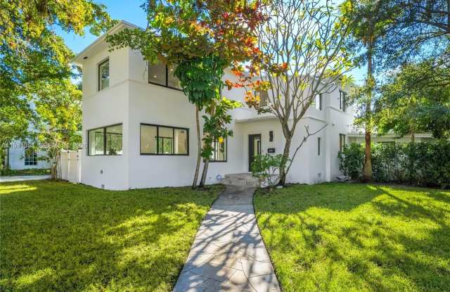 600 NE 57th St photos photos