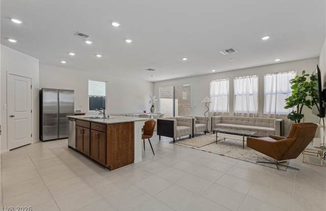 10034 Sir Atlas Court Gallery 4
