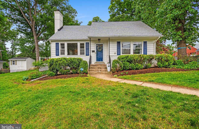 610 CRESTWOOD Drive photos photos
