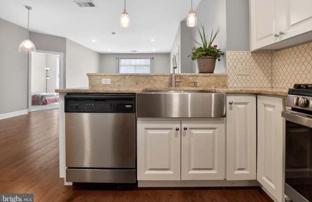 300 W ELM photos photos